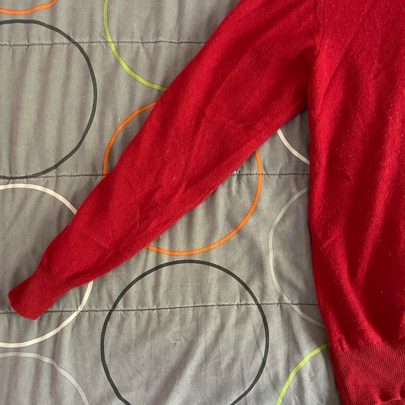 Loro Piana Classic V Neck Cashmere Sweater - Crimson - Picture 6 of 6